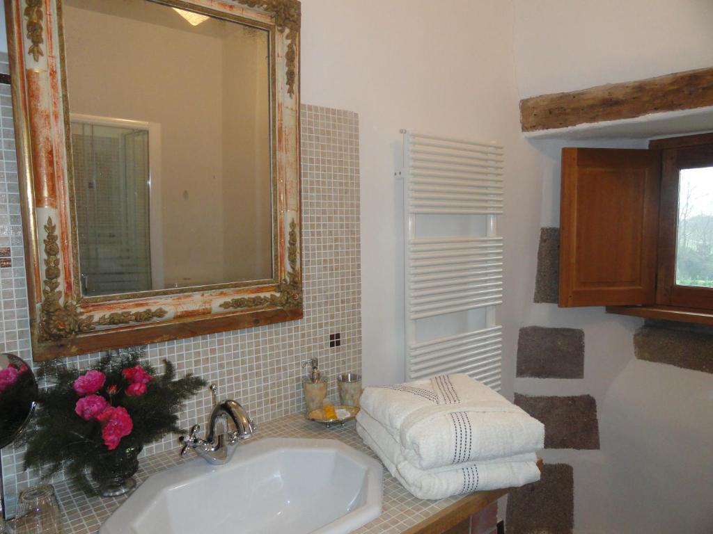 Bed and Breakfast Manoir De La Branche Maen Roch Exterior foto