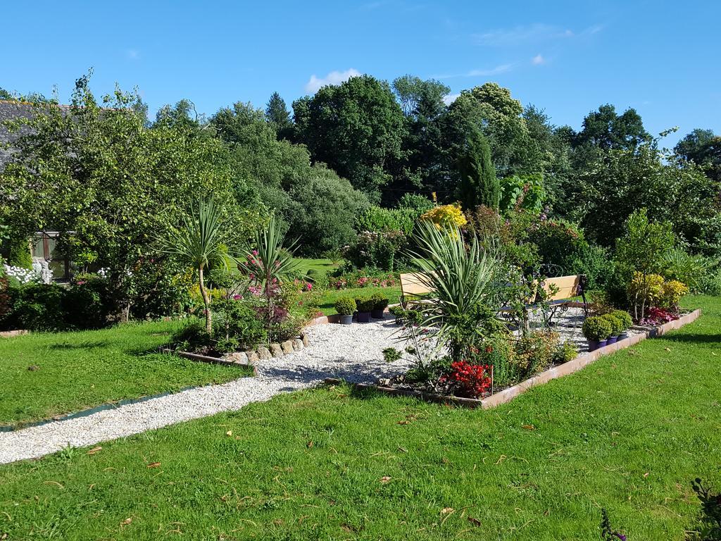 Bed and Breakfast Manoir De La Branche Maen Roch Exterior foto