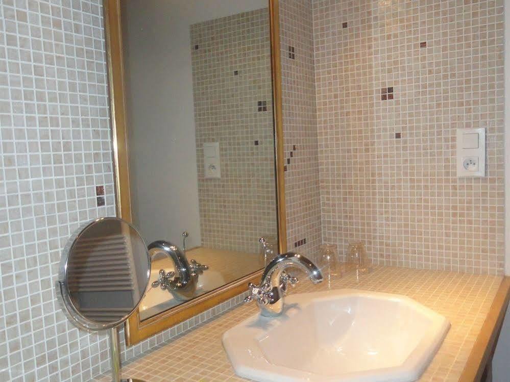 Bed and Breakfast Manoir De La Branche Maen Roch Exterior foto
